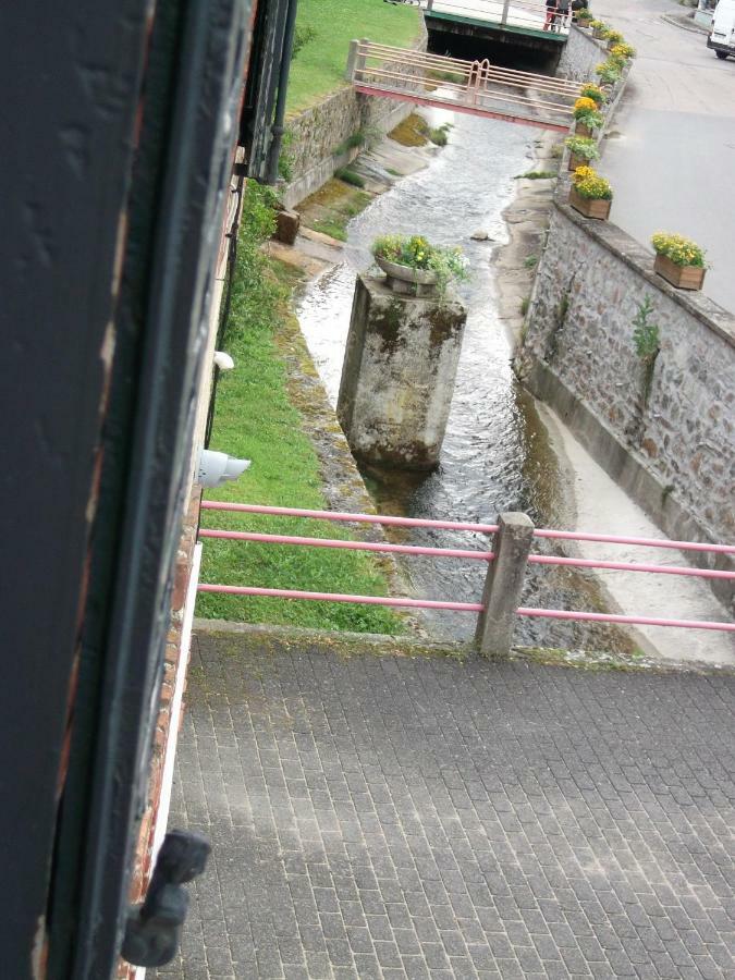 hote du couzan Sail-sous-Couzan Extérieur photo